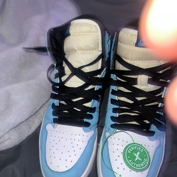 Unc blue Jordan 1s - Picture 10 of 15